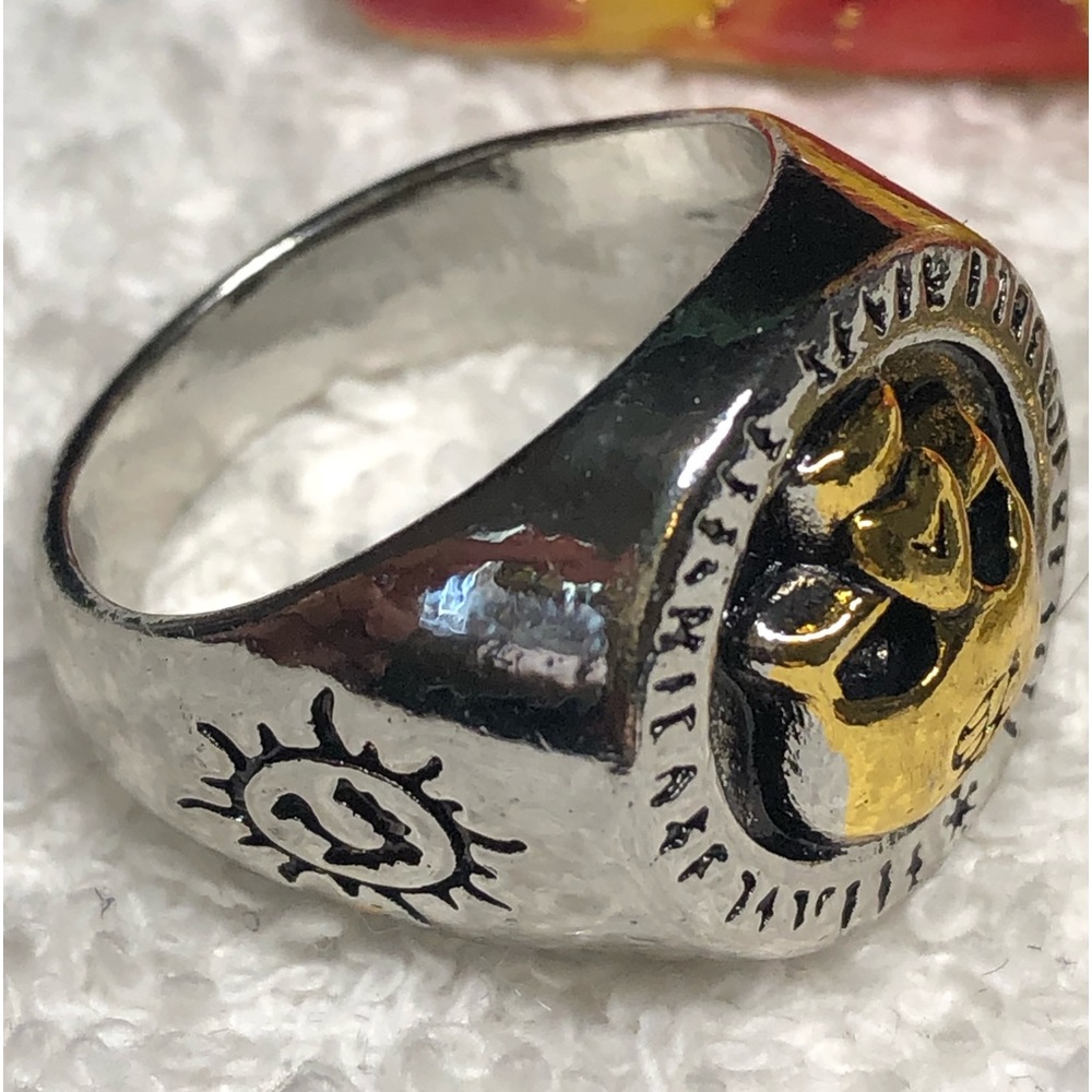 LAST CHANCE Mens skull ring -silver colored gold accent 2D - Picture 7 of 11